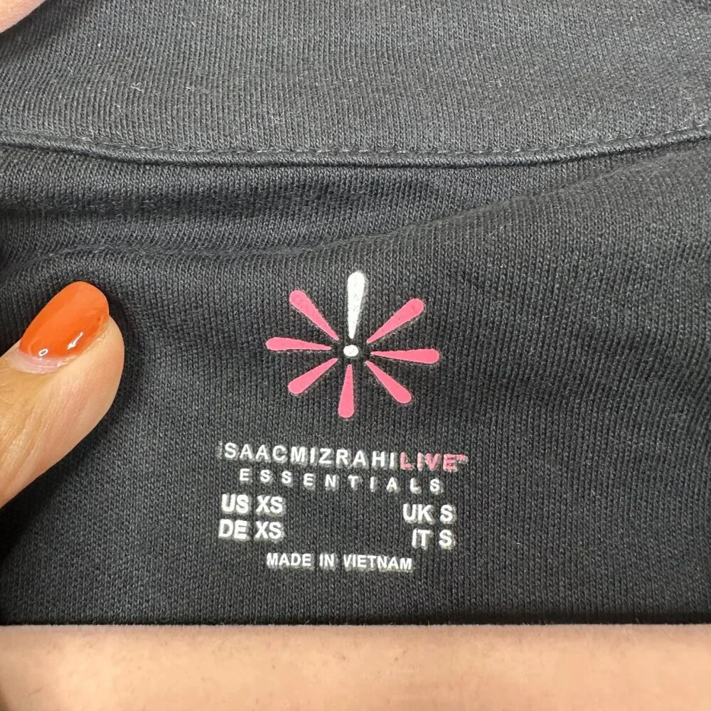 2/$30 Isaac Mizrahi Round V-Neck Short Sleeve Tee Black XS #1560